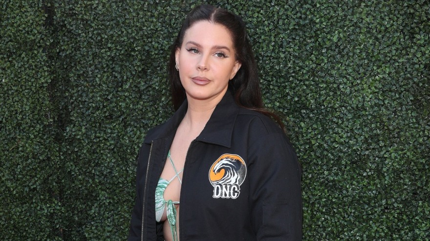 Λάνα Ντελ Ρέι: Τιμήθηκε με το βραβείο Άιβορ Νοβέλο