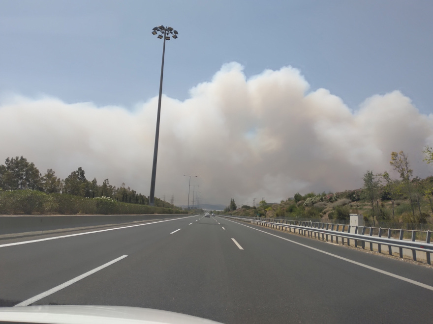 Φωτιά στα Δερβενοχώρια: Συγκλονιστικό οδοιπορικό στη Μάνδρα - Εικόνες μεγάλης καταστροφής στη θέση Μικρό Κατερίνη