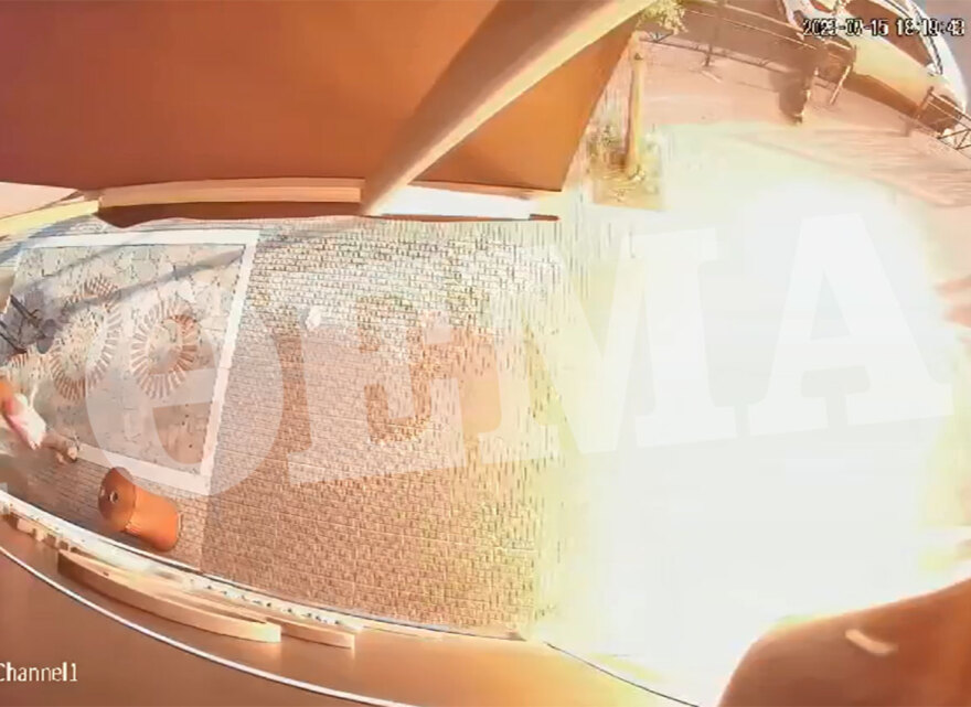 Πετρούπολη: Καρέ καρέ η επίθεση στο κατάστημα γνωστού τράπερ