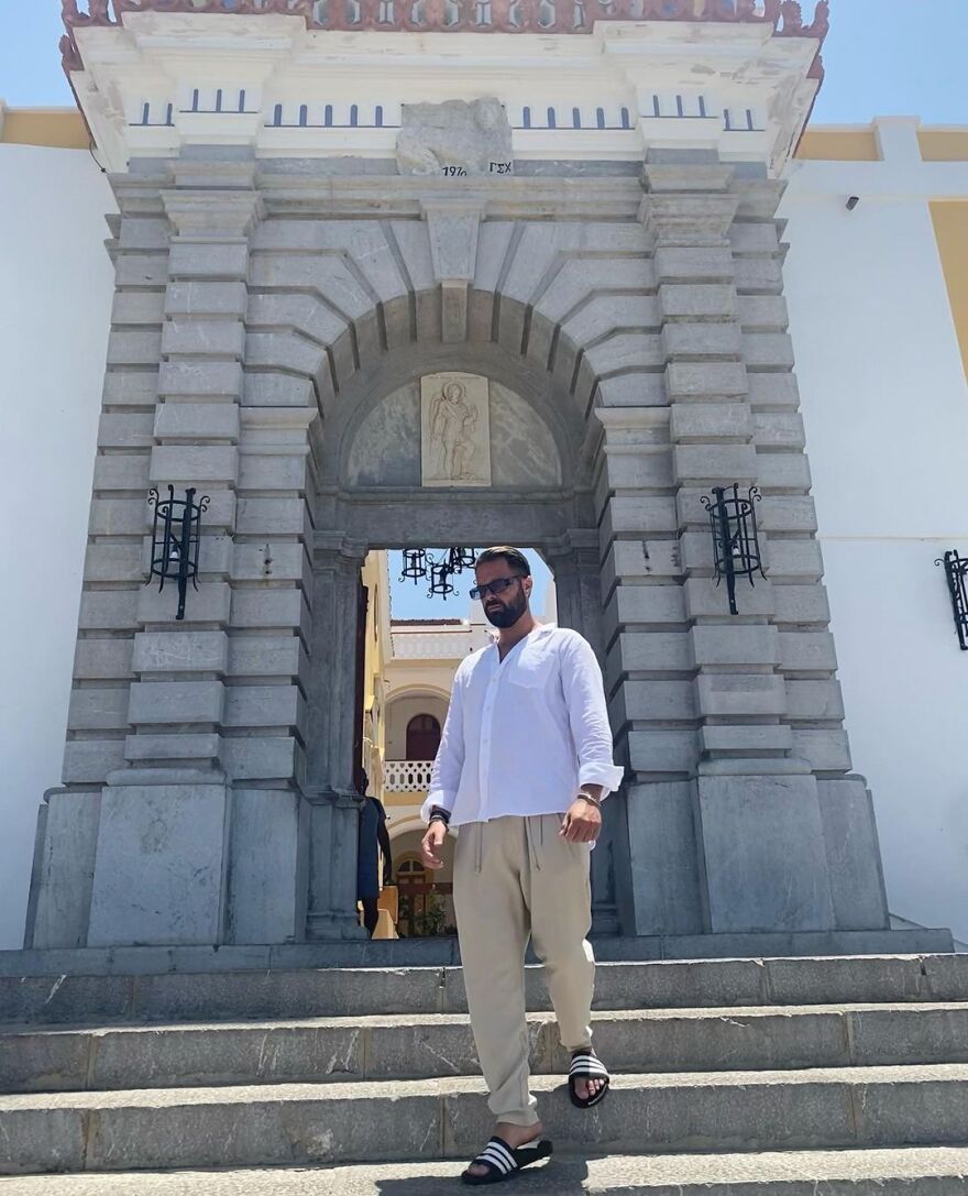 Ηλίας Βρεττός: Πήγε για προσκύνημα ανήμερα της ονομαστικής του εορτής - Δείτε φωτογραφίες