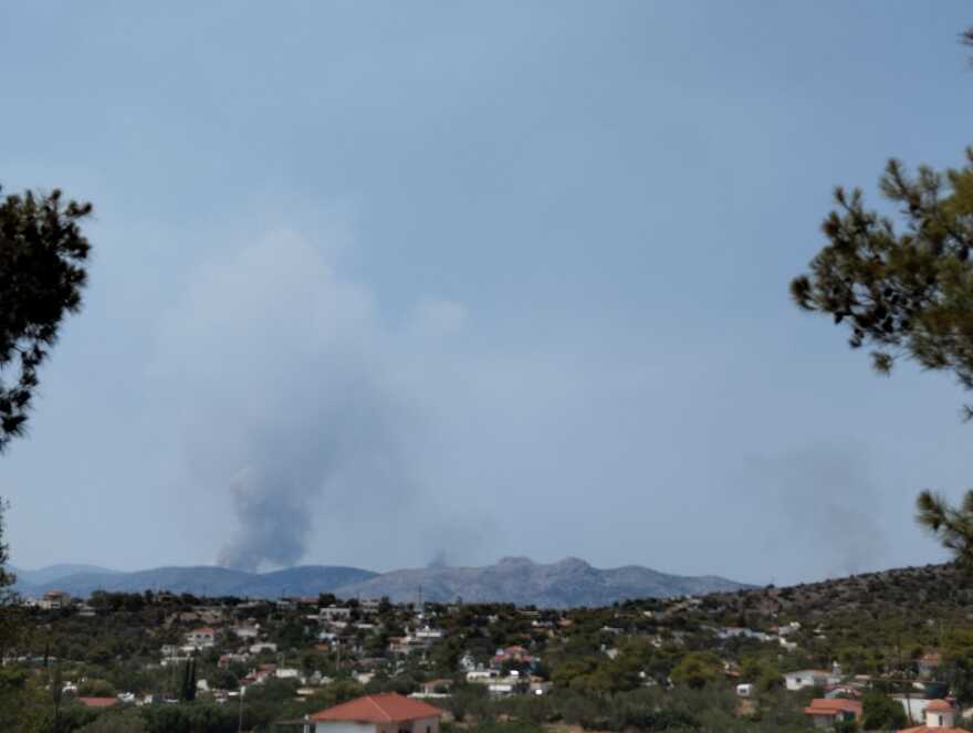Φωτιές: Μήνυμα 112 για εκκένωση της Οινόης προς Ερυθρές