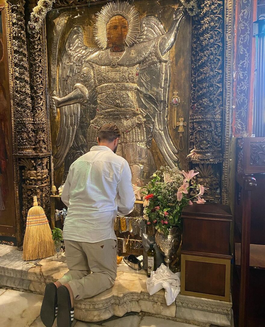 Ηλίας Βρεττός: Πήγε για προσκύνημα ανήμερα της ονομαστικής του εορτής - Δείτε φωτογραφίες