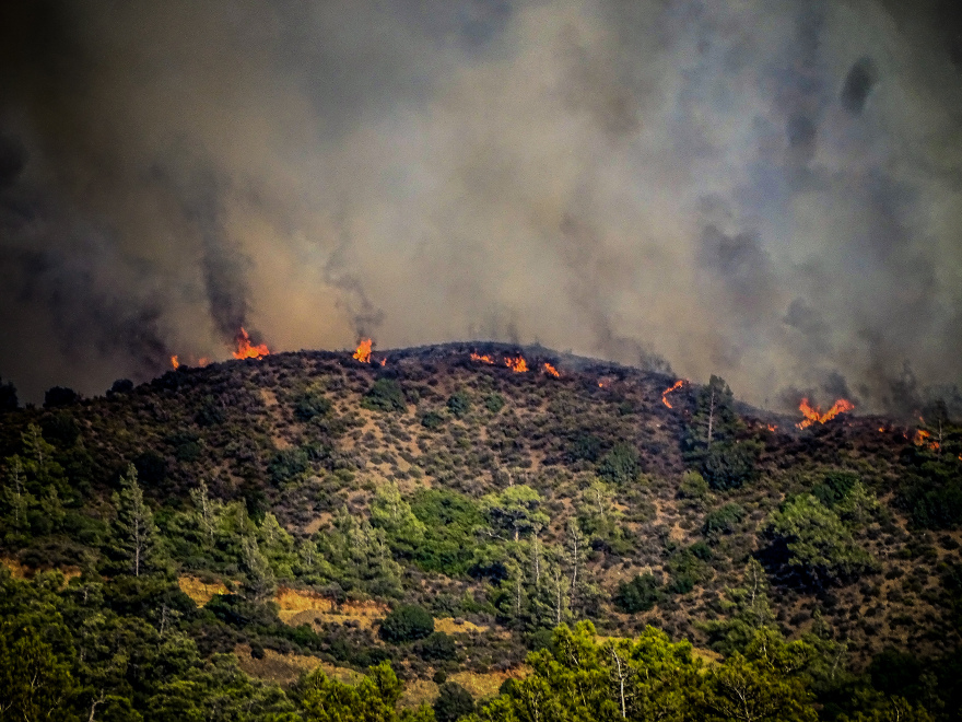 Φωτιές: Σε κατάσταση έκτακτης ανάγκης τρεις περιοχές στη Ρόδο