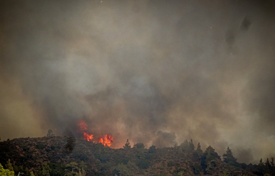 Φωτιές: Σε κατάσταση έκτακτης ανάγκης τρεις περιοχές στη Ρόδο