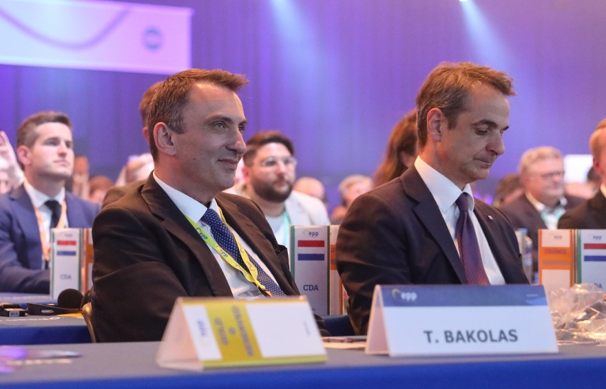 Θανάσης Μπακόλας: Ο Έλληνας που θέλει να σπάσει την «φούσκα των Βρυξελλών»