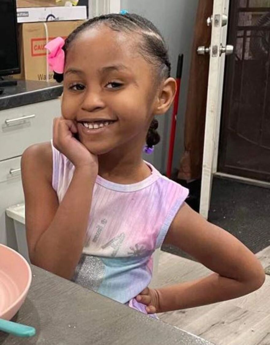 Σικάγο: Παππούς και γιαγιά μαστίγωσαν μέχρι θανάτου την 5χρονη εγγονή τους επειδή «λερώθηκε»