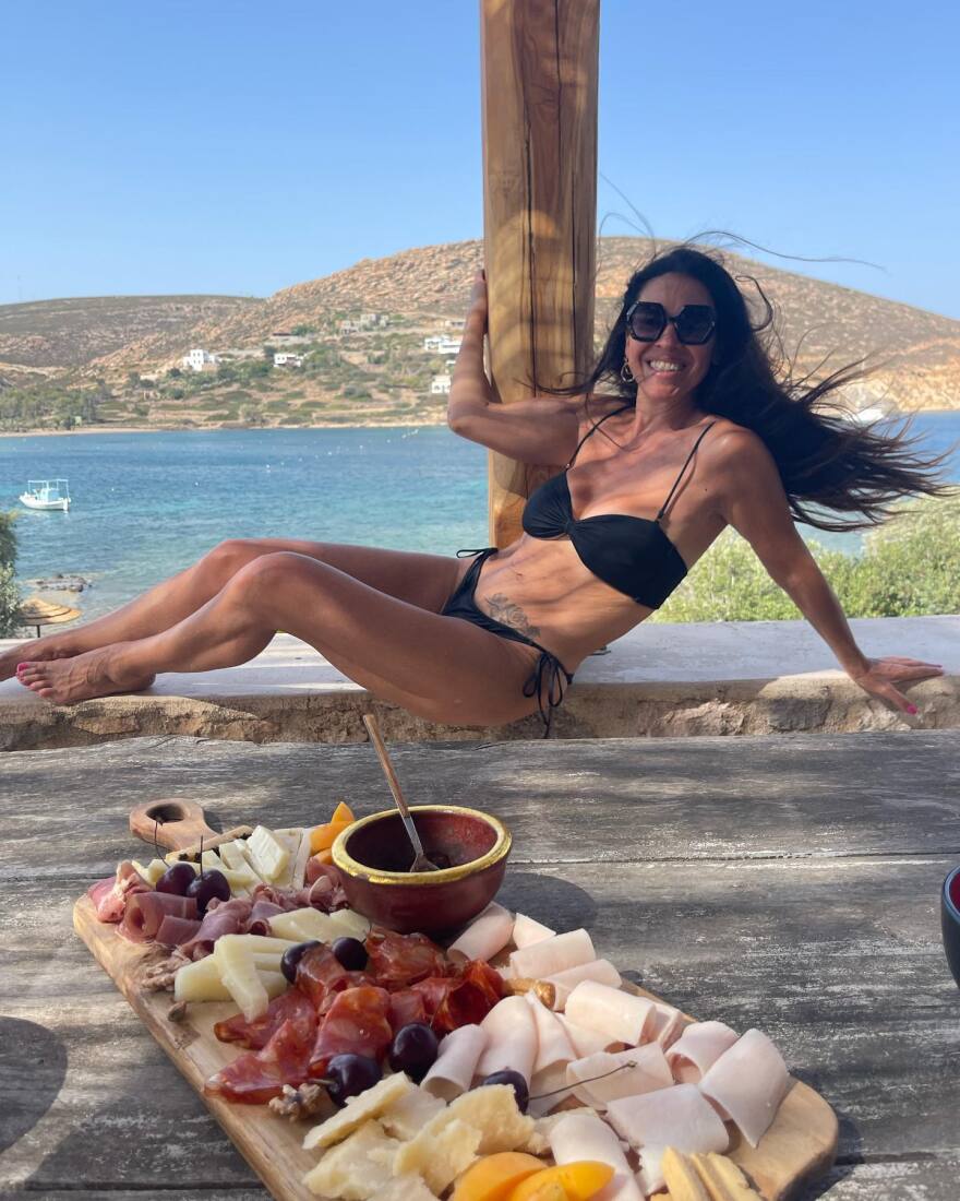 Ναταλία Δραγούμη: Οι φωτογραφίες της με μαγιό από την Πάτμο