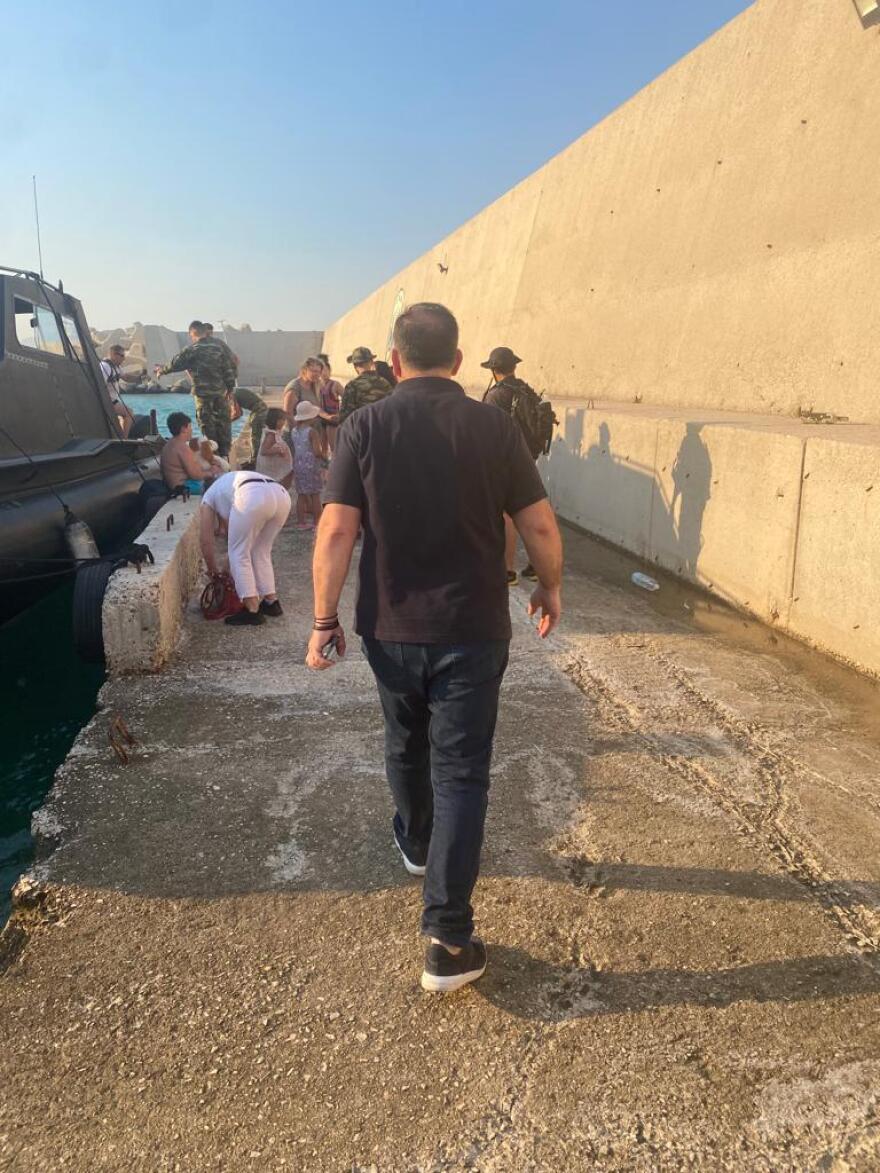  Πρωτοφανής επιχείρηση διάσωσης στη Ρόδο: Οργανωμένες εκκενώσεις 30.000 ανθρώπων με όλα τα μέσα