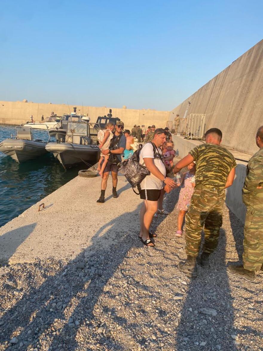  Πρωτοφανής επιχείρηση διάσωσης στη Ρόδο: Οργανωμένες εκκενώσεις 30.000 ανθρώπων με όλα τα μέσα