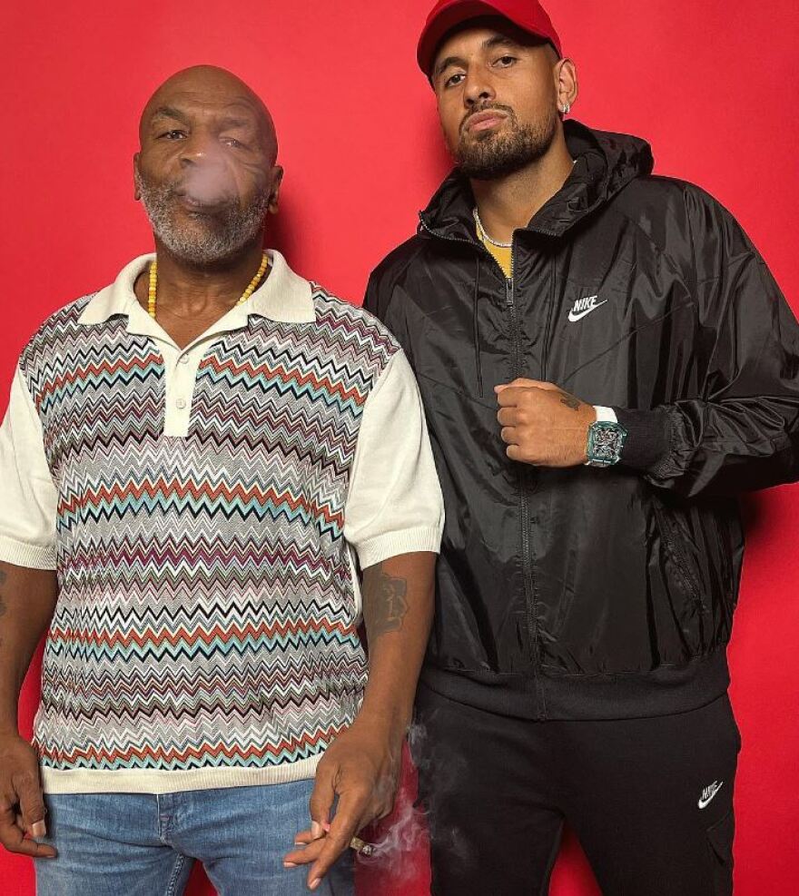 Νικ Κύργιος: Φωτογραφήθηκε με τον Τάισον την ώρα που κάπνιζε μαριχουάνα και προανήγγειλε συνεργασία μαζί του 