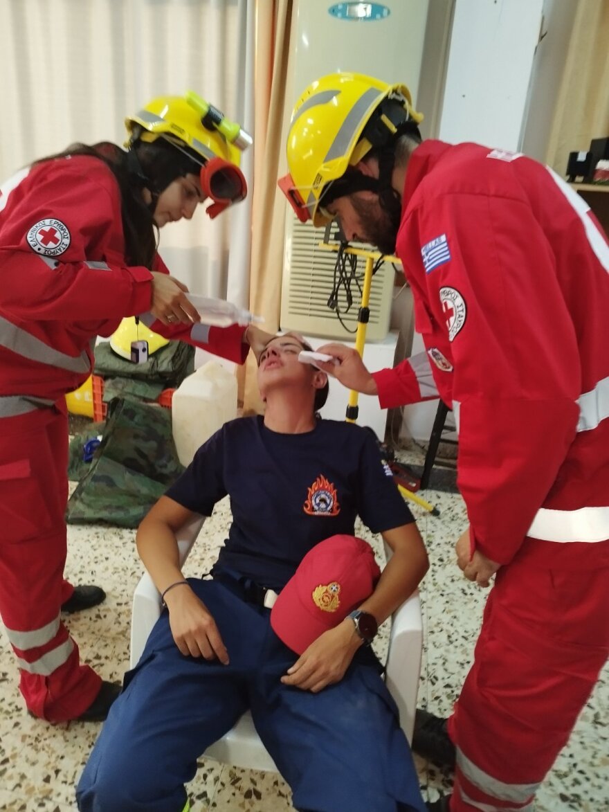 Φωτιά στη Ρόδο: Συγκινητική η ανταπόκριση των εθελοντών του Ελληνικού Ερυθρού Σταυρού (βίντεο και φωτογραφίες)