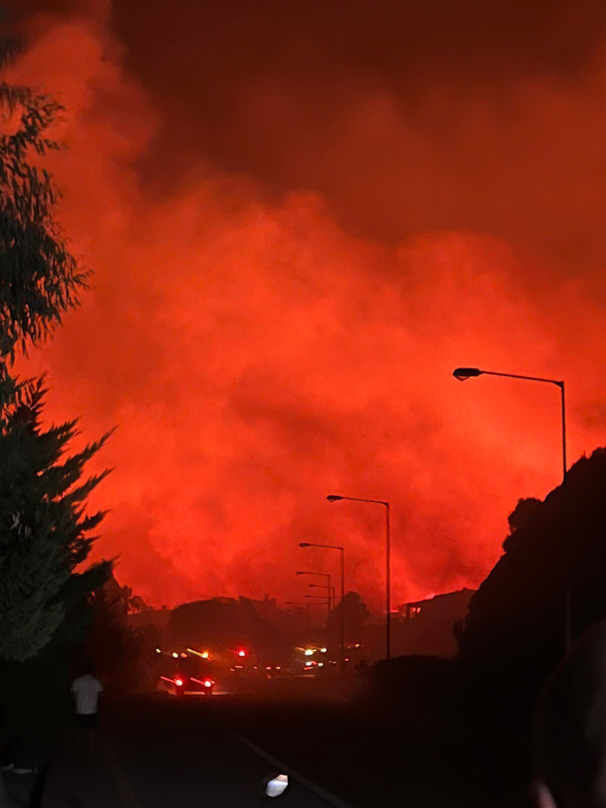 Φωτιά στη Ρόδο: Νέο μήνυμα από 112 για εκκένωση σε Μάσαρη, Μαλώνα και Χαράκι