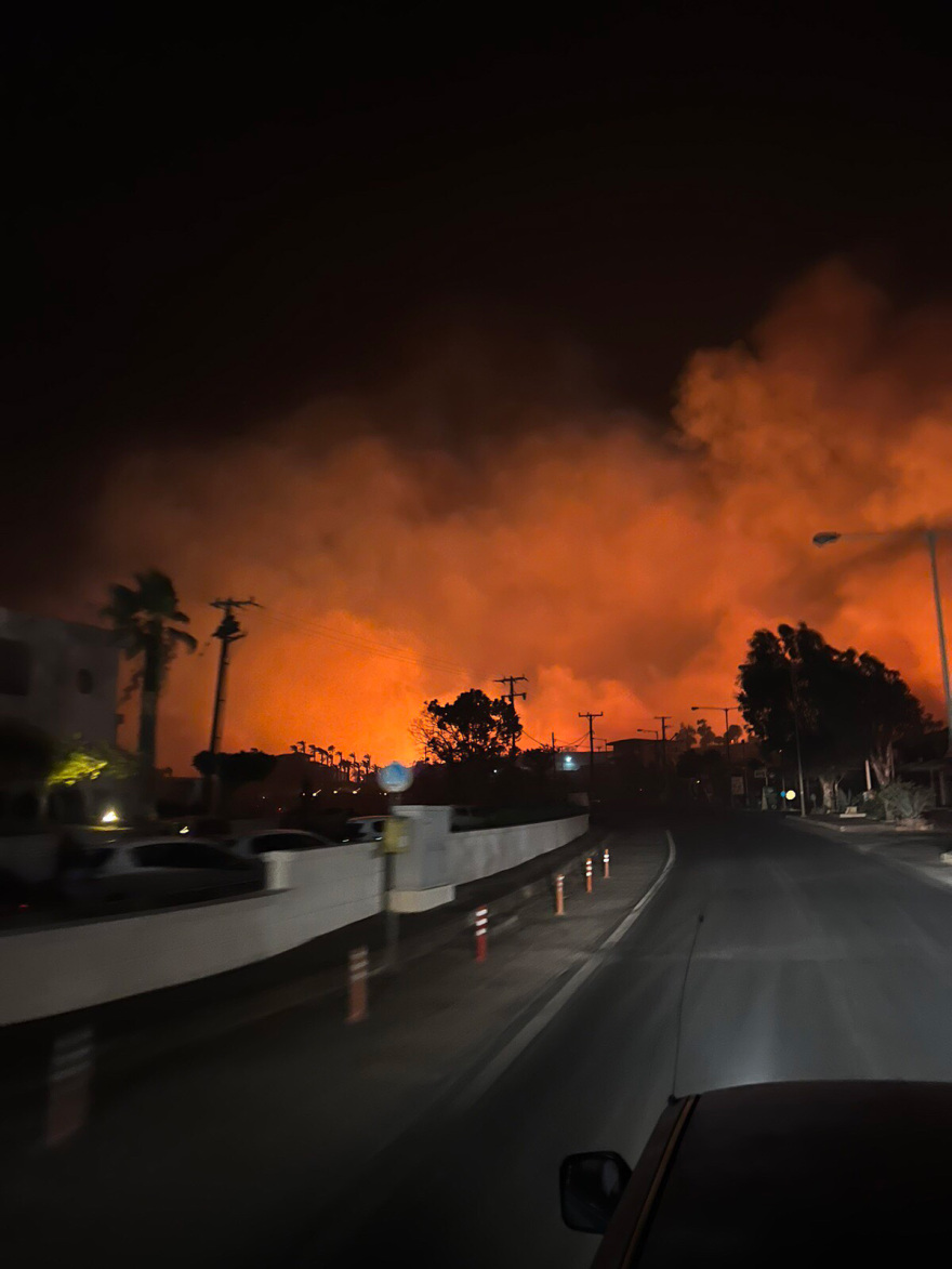 Φωτιά στη Ρόδο: Νέο μήνυμα από 112 για εκκένωση σε Μάσαρη, Μαλώνα και Χαράκι