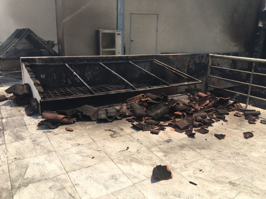 Φωτιά στη Ρόδο: Στάχτες έγινε ξενοδοχείο - Δείτε βίντεο και φωτογραφίες