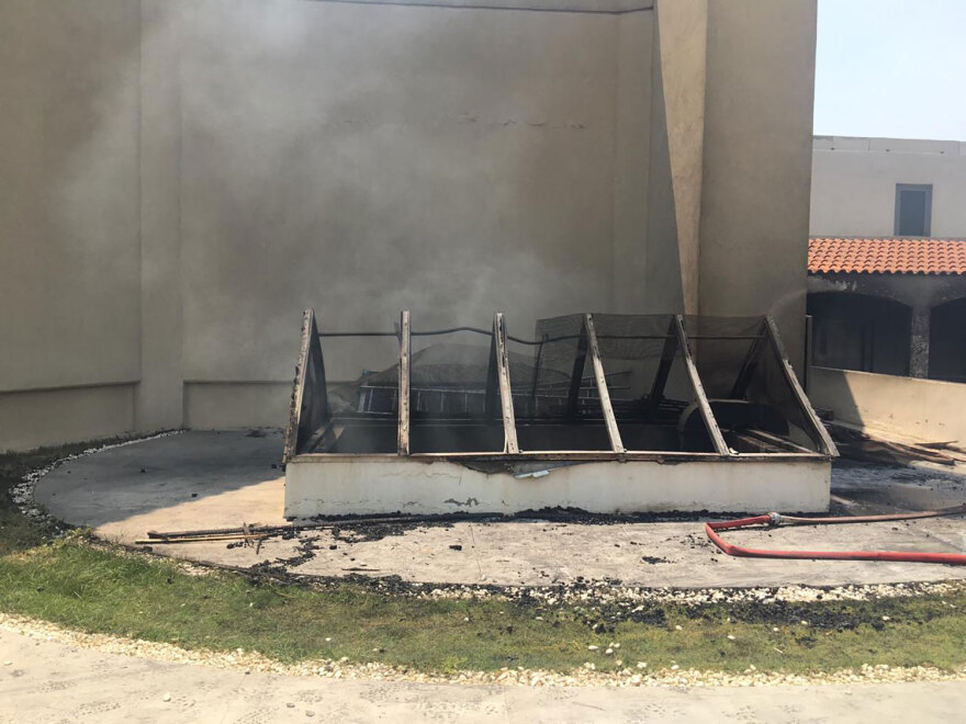 Φωτιά στη Ρόδο: Στάχτες έγινε ξενοδοχείο - Δείτε βίντεο και φωτογραφίες