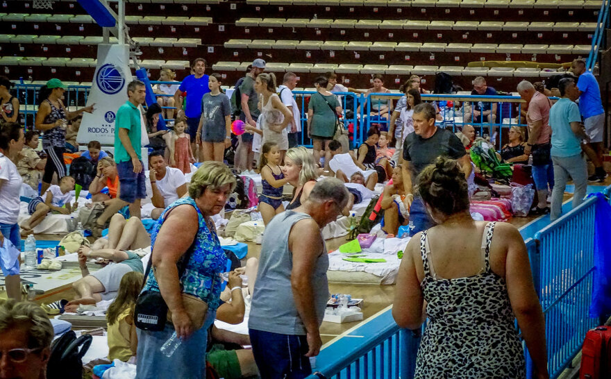 «Η μεγαλύτερη επιχείρηση εκκένωσης στη Ρόδο», θέμα στα διεθνή ΜΜΕ