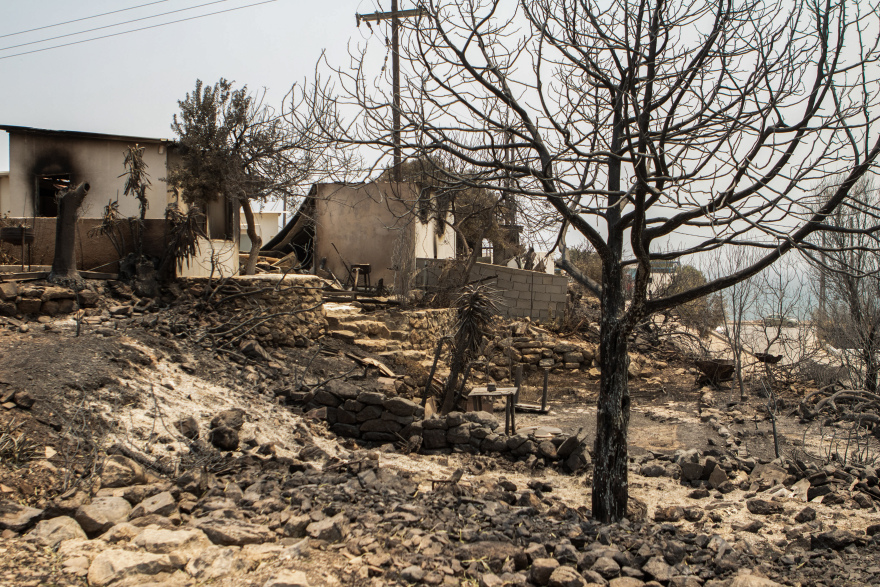 Φωτιά στη Ρόδο: Μήνυμα από το 112 για εκκένωση της περιοχής Κάλαθος