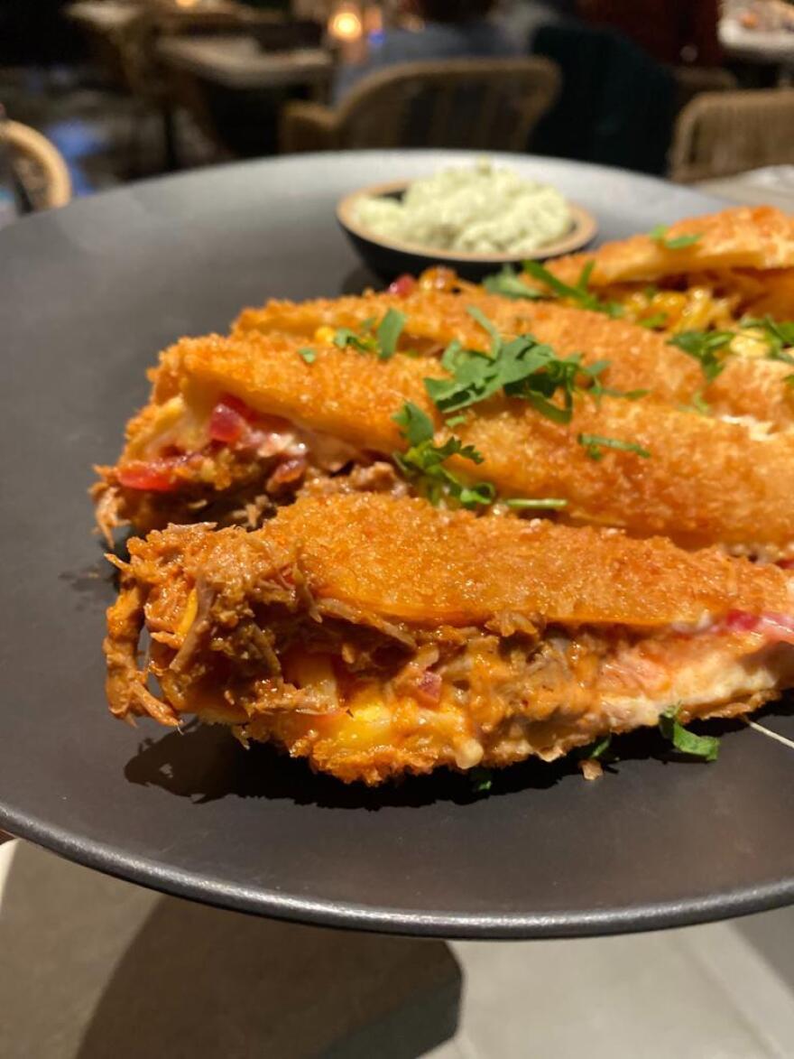 Chimichanga στο Mexha: Το πιο λαχταριστό street food σε μία νόστιμη light εκδοχή που έχει γίνει δημοφιλής