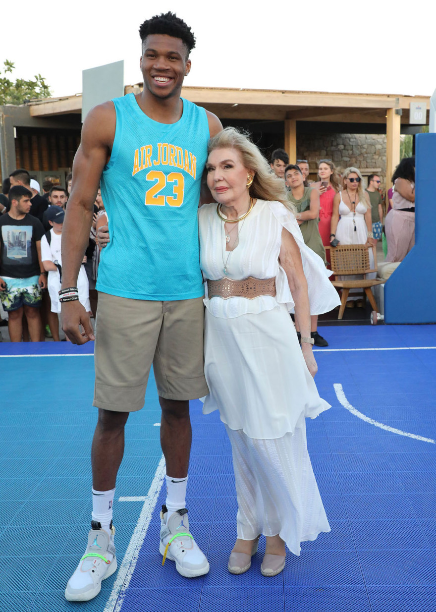 Η ζωή και το μεγάλο έργο της Μαριάννας Βαρδινογιάννη