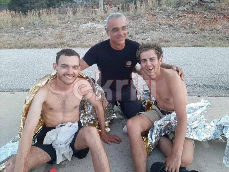 Κρήτη: Καρέ-καρέ η διάσωση δύο Ελληνοκαναδών που χάθηκαν μετά από πεζοπορία στα Σφακιά