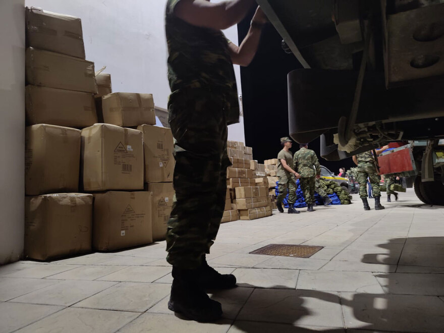 Φωτιά στη Ρόδο: Η μεγάλη επιχείρηση στήριξης των πυρόπληκτων - Ομαλοποιείται η κατάσταση στο αεροδρόμιο