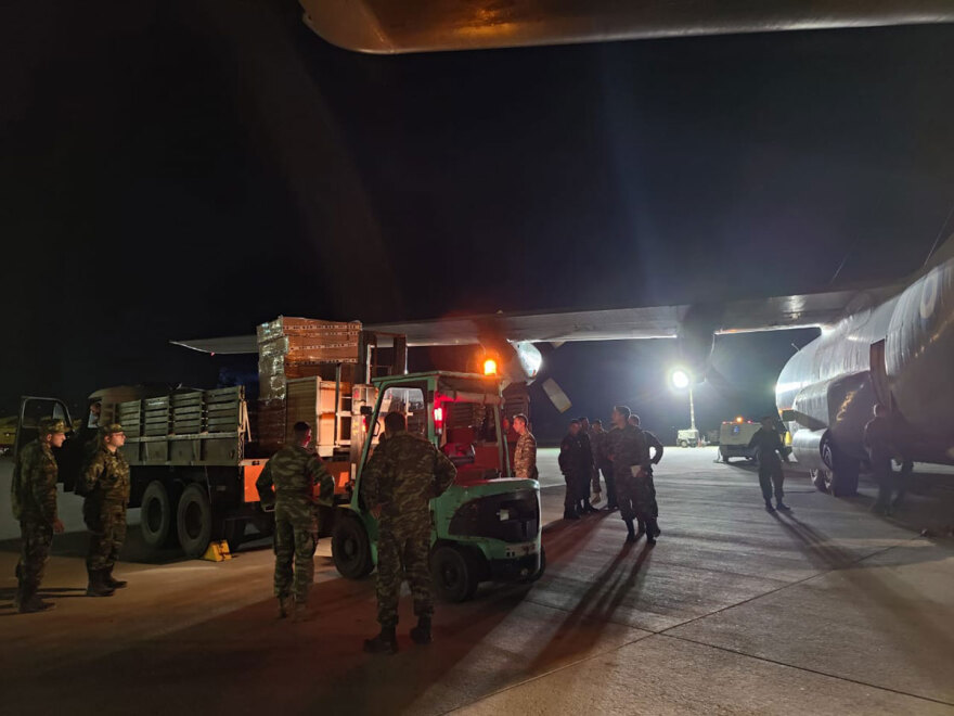 Φωτιά στη Ρόδο: Η μεγάλη επιχείρηση στήριξης των πυρόπληκτων - Ομαλοποιείται η κατάσταση στο αεροδρόμιο