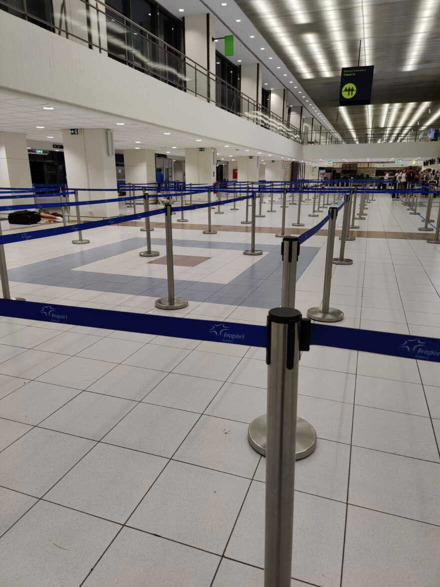 Φωτιά στη Ρόδο: Η μεγάλη επιχείρηση στήριξης των πυρόπληκτων - Ομαλοποιείται η κατάσταση στο αεροδρόμιο