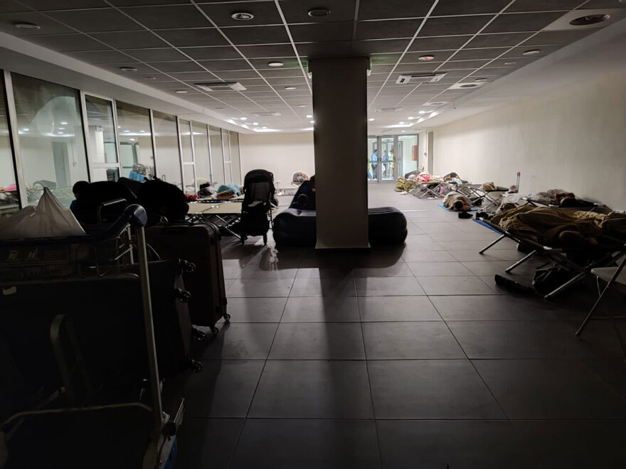 Φωτιά στη Ρόδο: Η μεγάλη επιχείρηση στήριξης των πυρόπληκτων - Ομαλοποιείται η κατάσταση στο αεροδρόμιο