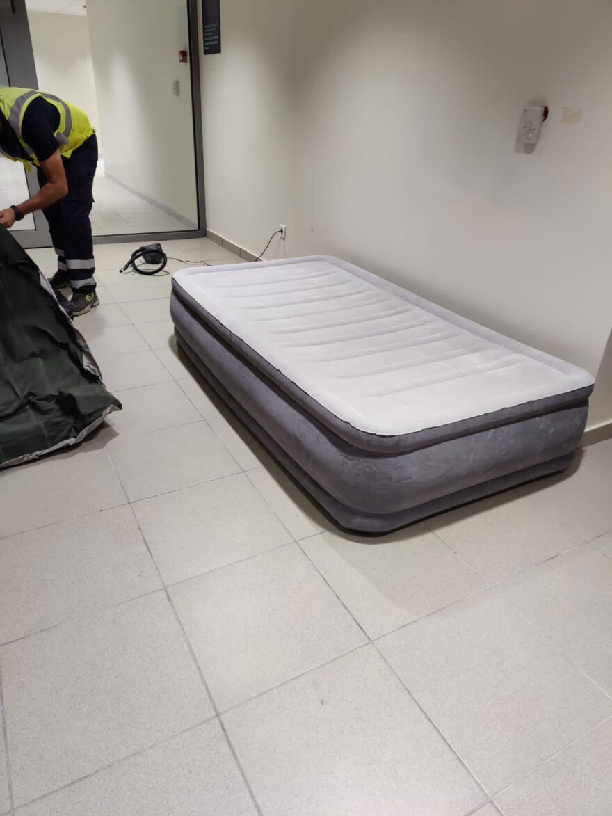 Φωτιά στη Ρόδο: Η μεγάλη επιχείρηση στήριξης των πυρόπληκτων - Ομαλοποιείται η κατάσταση στο αεροδρόμιο