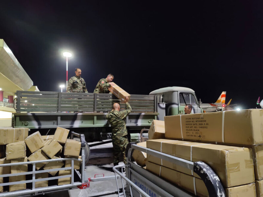 Φωτιά στη Ρόδο: Η μεγάλη επιχείρηση στήριξης των πυρόπληκτων - Ομαλοποιείται η κατάσταση στο αεροδρόμιο