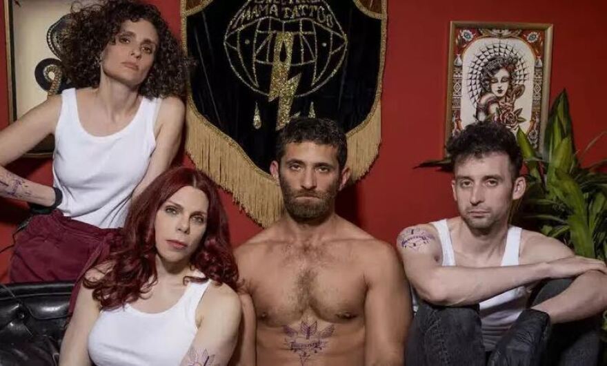 Φένια Αποστόλου: Η τρανς πρωταγωνίστρια του «Φιλοκτήτη» στο Αρχαίο Θέατρο της Επιδαύρου