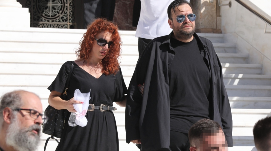 Τζίνα Ντρούλις: Θλίψη στην κηδεία της δημοσιογράφου - Δείτε φωτογραφίες