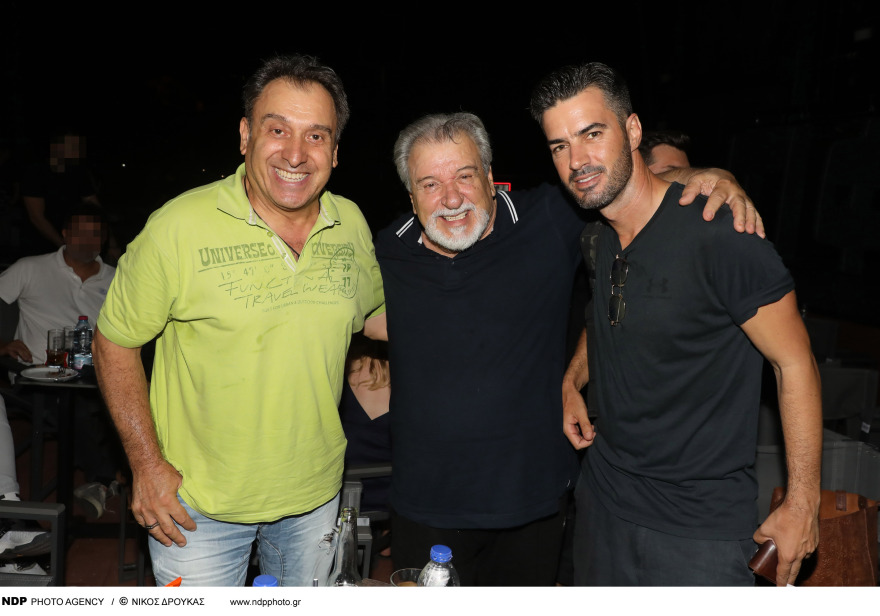 Κατερίνα Γερονικολού: Παρακολούθησε τον Γιάννη Τσιμιτσέλη στο θέατρο