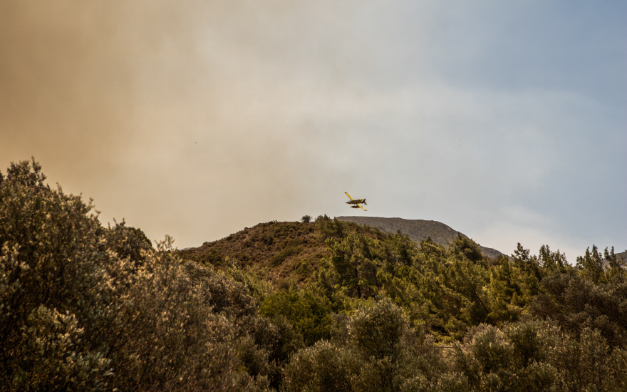 Φωτιές: Κρίσιμα τα πύρινα μέτωπα σε Βατί Ρόδου και Κασσιόπη Κέρκυρας - Οι πυρκαγιές σε ολόκληρη τη χώρα