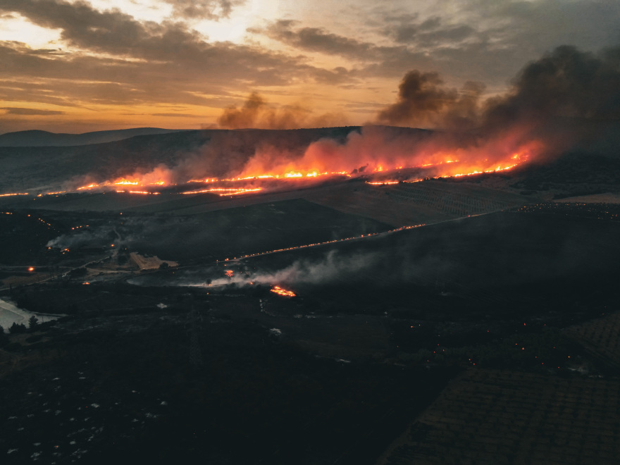 Φωτιά στη Μαγνησία: Drone κατέγραψε το εφιαλτικό σκηνικό με τις φωτιές γύρω από τη ΒΙΠΕ Βόλου