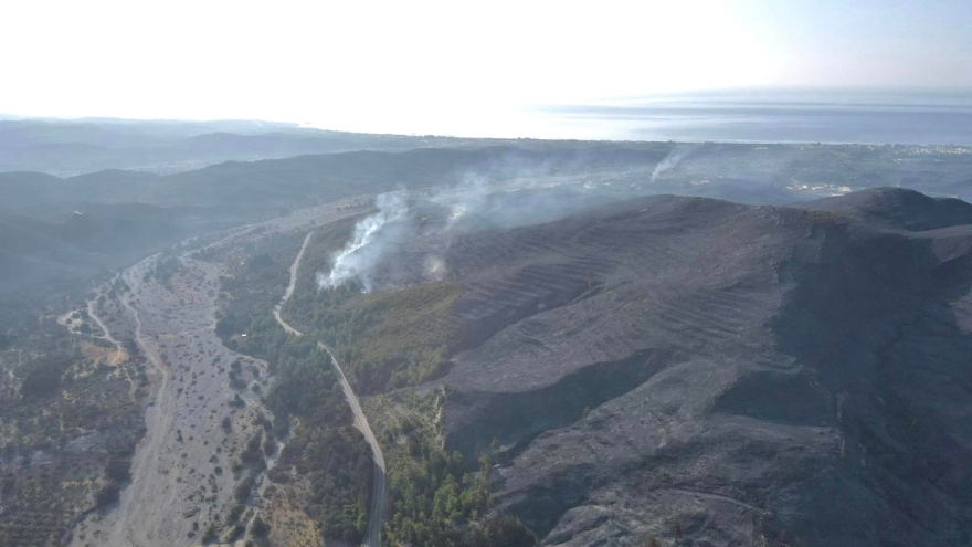 Φωτιά στη Ρόδο: Εικόνες απόλυτης καταστροφής κατέγραψε drone μετά την πυρκαγιά
