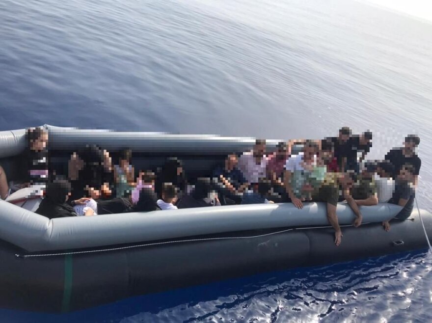 Aναβλήθηκε το Παγκόσμιο Ιστιοπλοΐας - 440 ιστιοπλόοι βοηθούν στην εκκένωση της Νέας Αγχιάλου