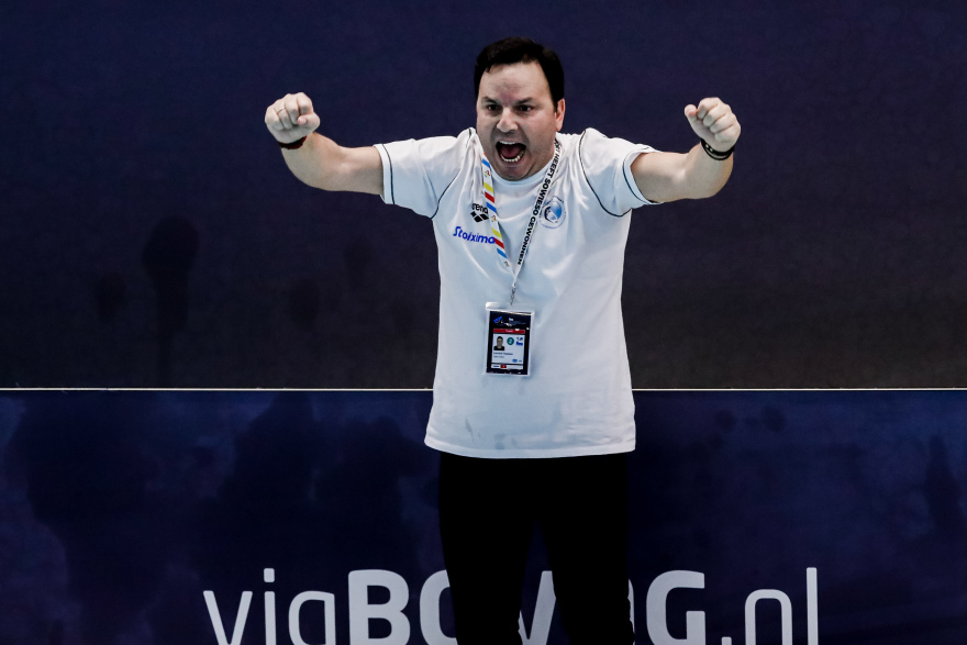  Υπόκλιση από τον Θοδωρή Βλάχο: «Ήρωες είναι οι πιλότοι και οι πυροσβέστες, όχι οι παίκτες μου»