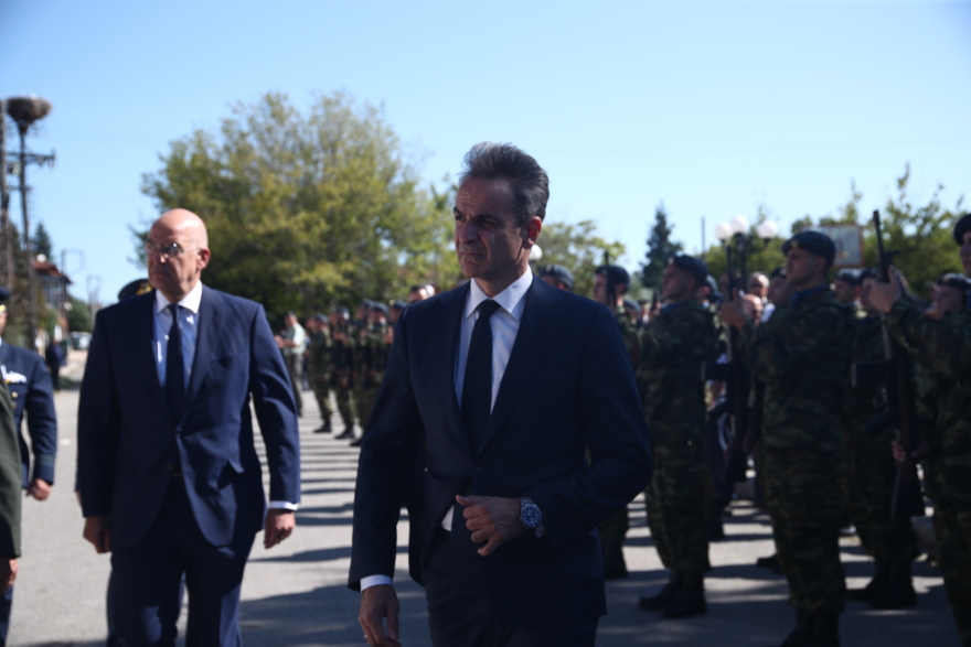 Το τελευταίο αντίο στον ήρωα Περικλή Στεφανίδη που σκοτώθηκε στην πτώση του Canadair - Παρών ο πρωθυπουργός