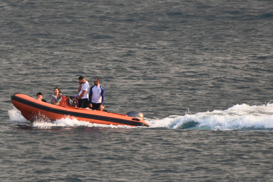 Φωτιά στη Μαγνησία - Νέα Αγχίαλος: Ζώνη απαγόρευσης κυκλοφορίας τρία χιλιόμετρα από το σημείο των εκρήξεων με μήνυμα του 112