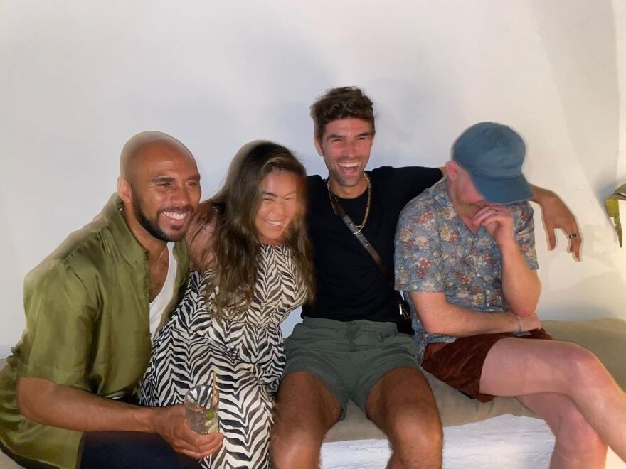 Τζέσι Τάιλερ Φέργκιουσον: Με τον σύζυγό του στη Μύκονο 