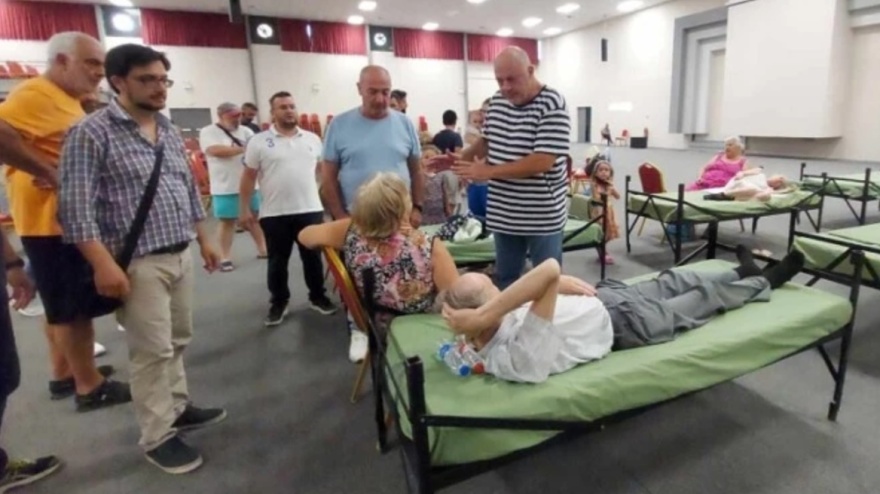 Φωτιές στη Μαγνησία: Πάνω από 1000 άτομα για φιλοξενία στο εκθεσιακό κέντρο Βόλου