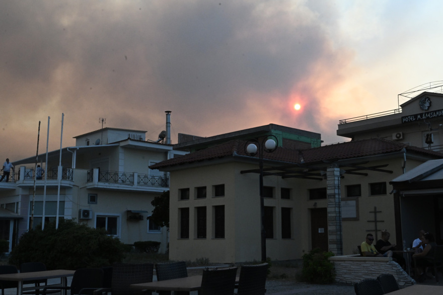 Νέες εικόνες καταστροφής από την έκρηξη στην αποθήκη πυρομαχικών στη Νέα Αγχίαλο