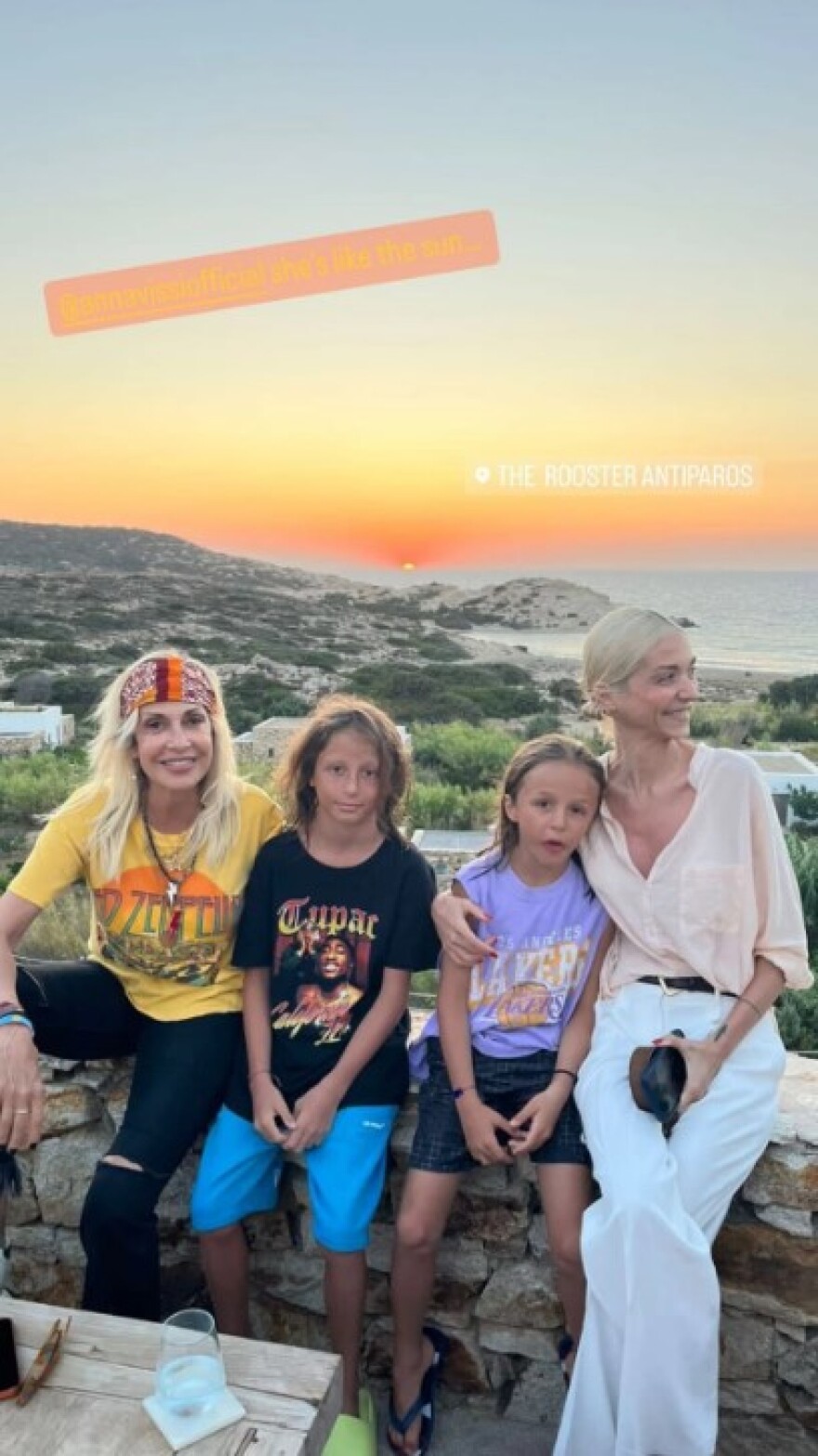 Σοφία Καρβέλα: Η φωτογραφία με τα παιδιά της και την Άννα Βίσση 