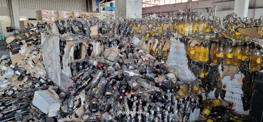 Νέες εικόνες καταστροφής από την έκρηξη στην αποθήκη πυρομαχικών στη Νέα Αγχίαλο