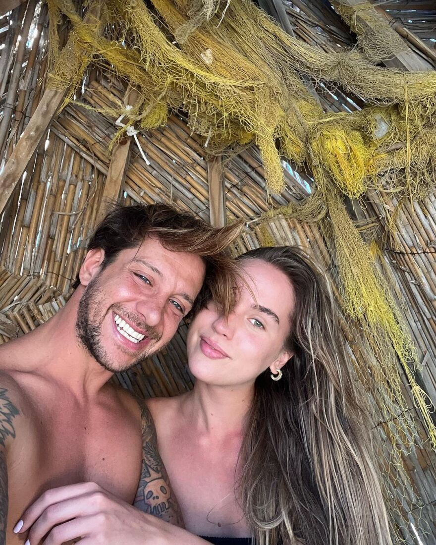 Ηλίας Μπόγδανος – Αλεξάνδρα Εξαρχοπούλου: Απολαμβάνουν τις διακοπές τους στα ελληνικά νησιά