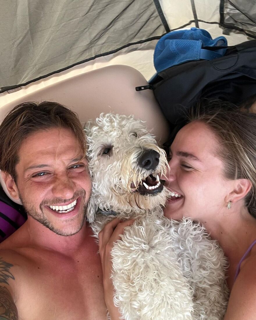 Ηλίας Μπόγδανος – Αλεξάνδρα Εξαρχοπούλου: Απολαμβάνουν τις διακοπές τους στα ελληνικά νησιά