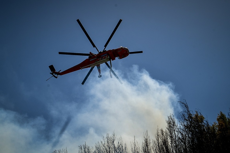 Ηλεία: Προσαγωγή υπόπτου για εμπρησμό - Καλύτερη εικόνα στις φωτιές σε Παλαιοβαρβάσαινα, Σαλμώνη και Αρχαία Ολυμπία