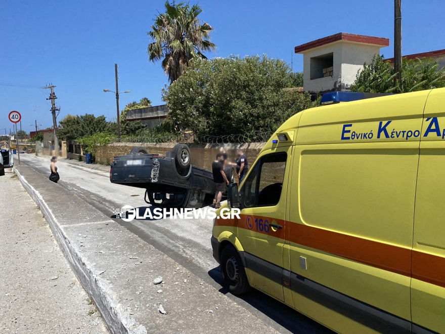 Κρήτη: «Τούμπαρε» αγροτικό στις Μουρνιές - Γλίτωσαν τα χειρότερα μητέρα και γιος