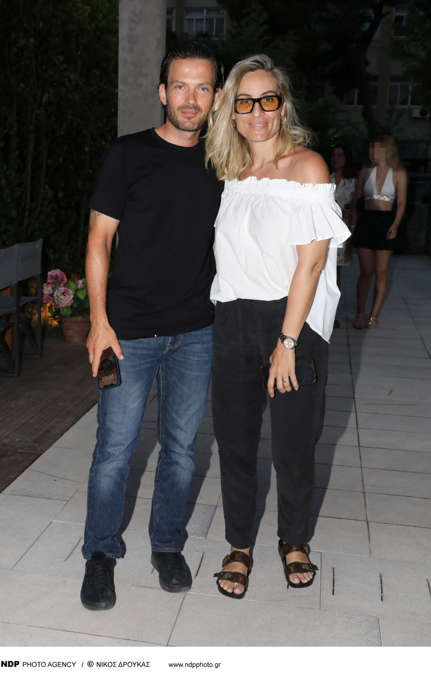 Ελεονώρα Μελέτη: Σε βραδινή έξοδο με τον σύζυγό της, Θοδωρή Μαροσούλη